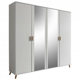 Prostorná šatní skříně všech barev